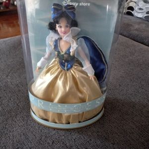 Disney store princess snow white